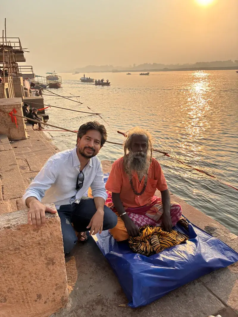 Pratik with a sadhu at the Varanasi ghats